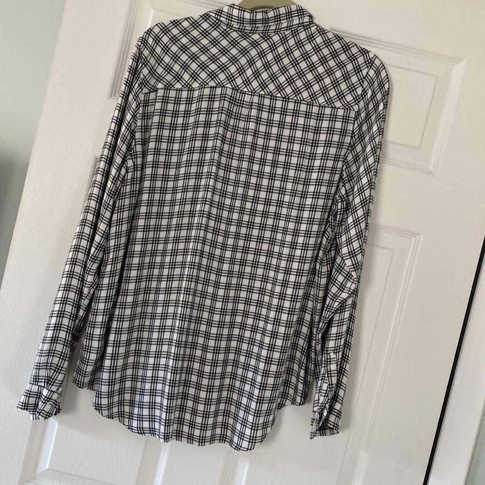 [Universal Thread] 🆕 Soft Long-sleeve Button Up - Picture 4 of 4